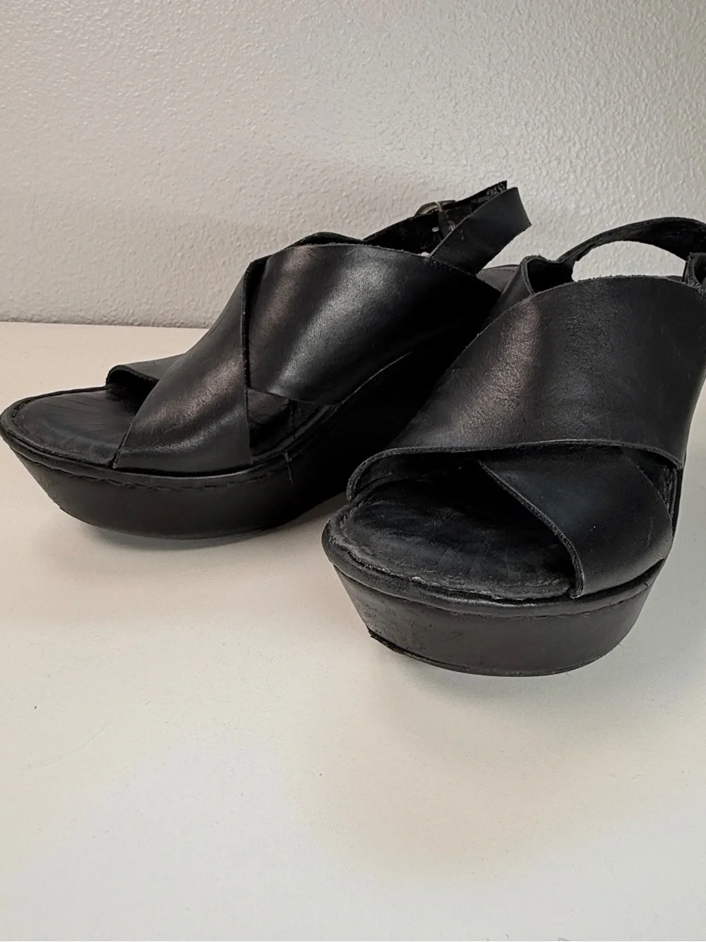 Born Black Leather Platform Wedge Sandals Slingback Comfort Heels size 8.5